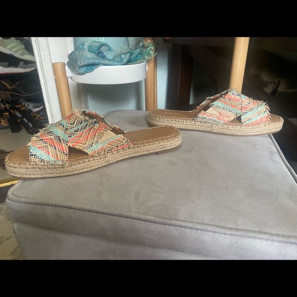 Universal Thread Multicolor Sandals - Picture 5 of 6